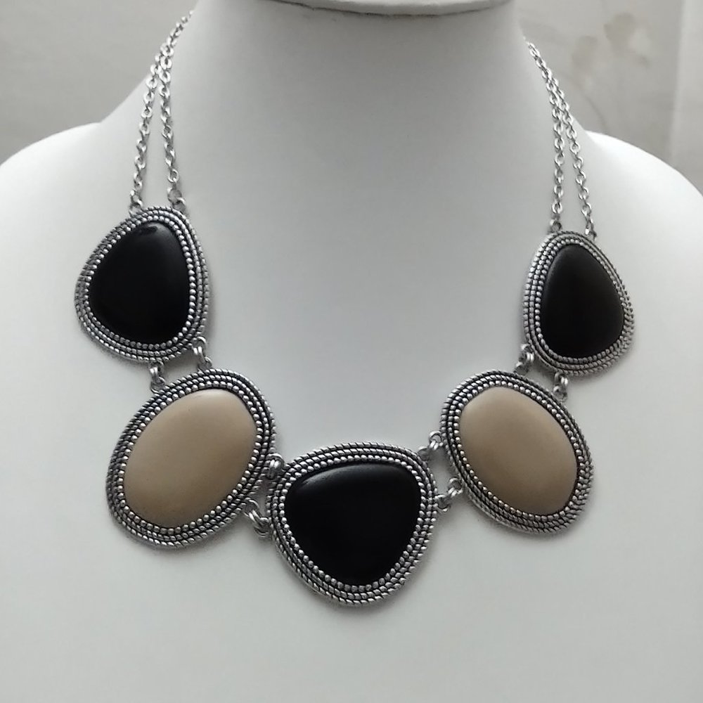 Paparazzi Black and Tan Faux Stone and chain Necklace 21 Inches